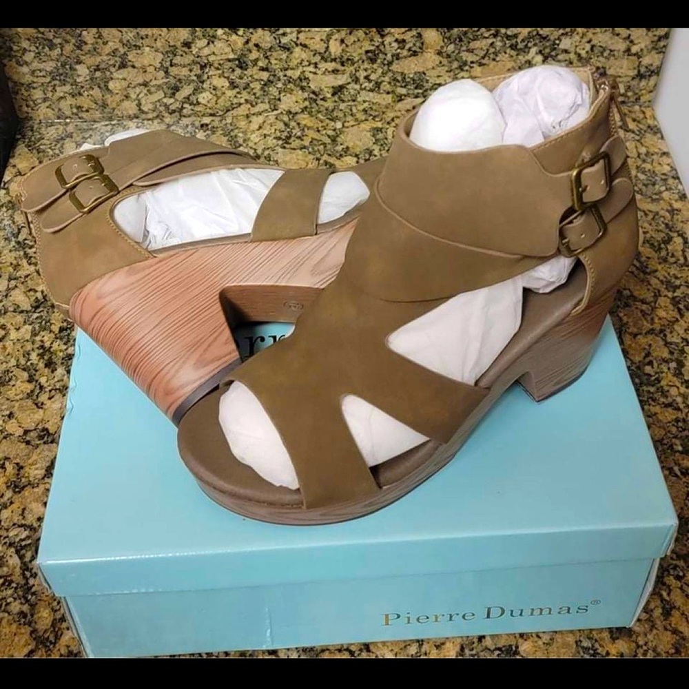 Pierre Dumas Wedges